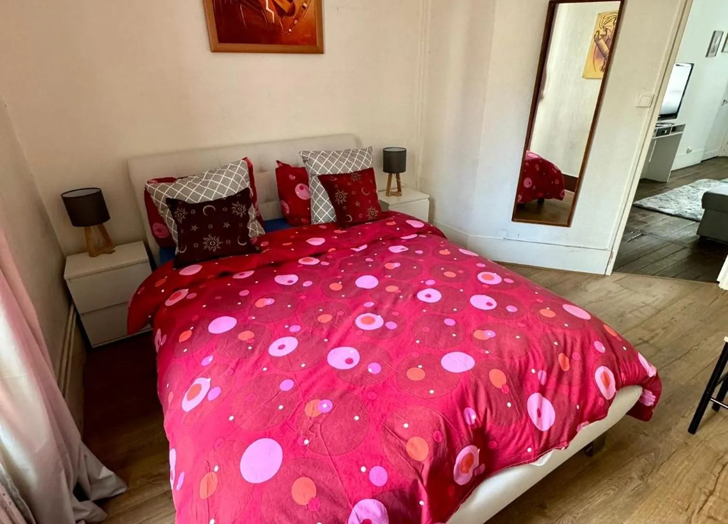 - 50m2 - Tour Eiffel Appartement *